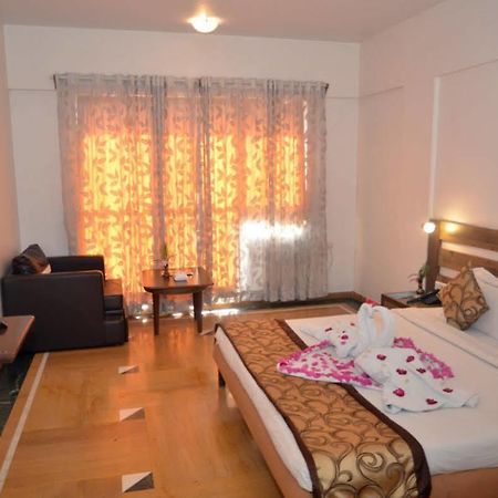 Hotel Sapphire Lonavla Zewnętrze zdjęcie