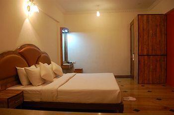 Hotel Sapphire Lonavla Zewnętrze zdjęcie