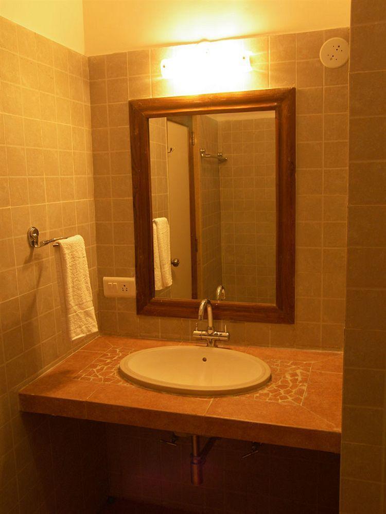 Hotel Sapphire Lonavla Zewnętrze zdjęcie